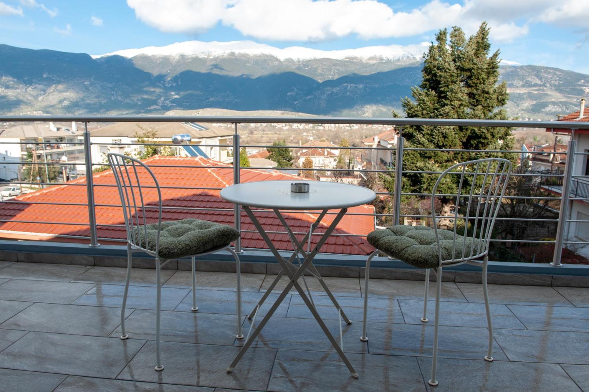 Lovely Guesthouse - 58M2 Mountain View Ioannina Exterior photo